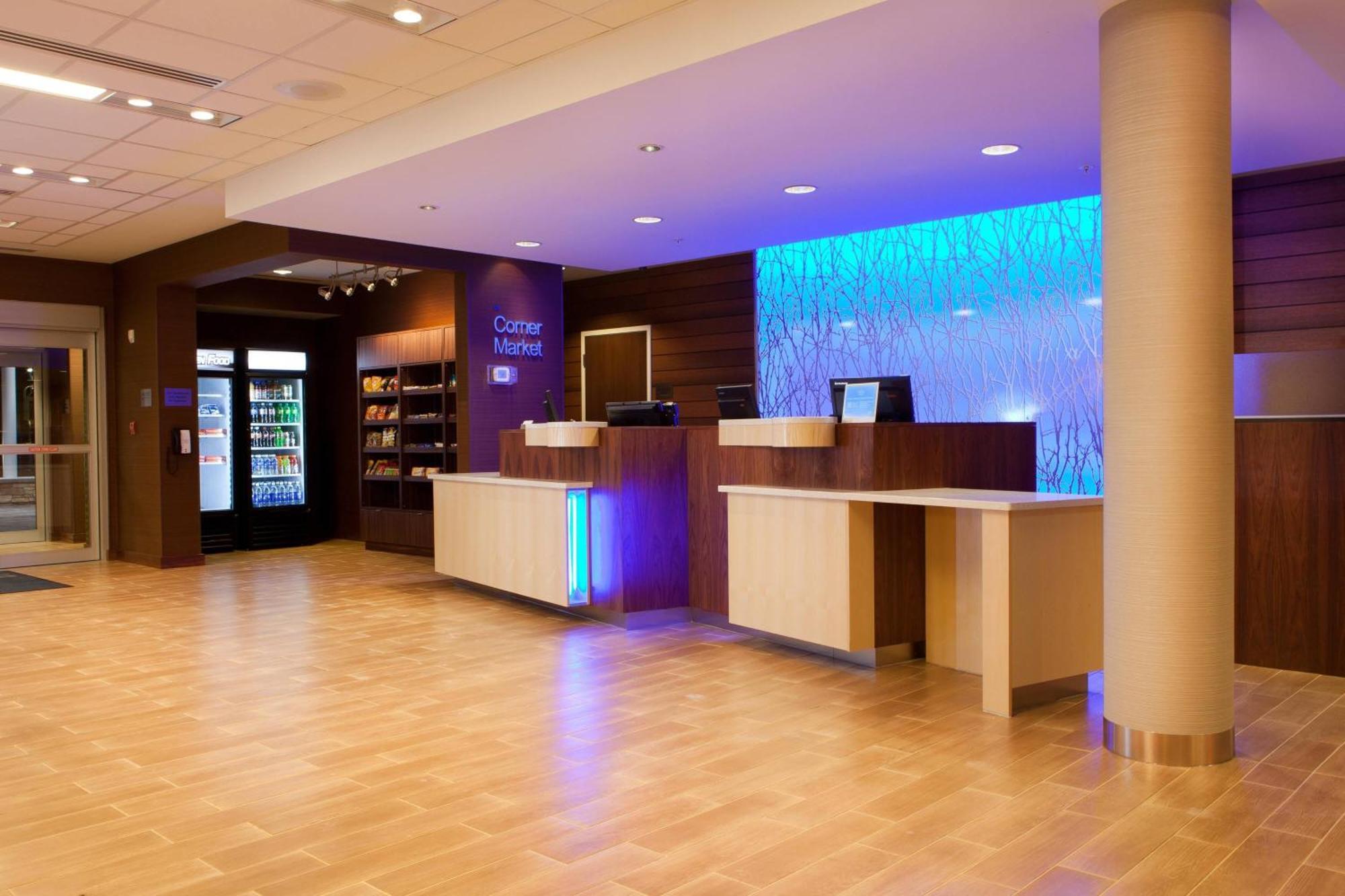Fairfield Inn & Suites By Marriott Lethbridge Exterior photo